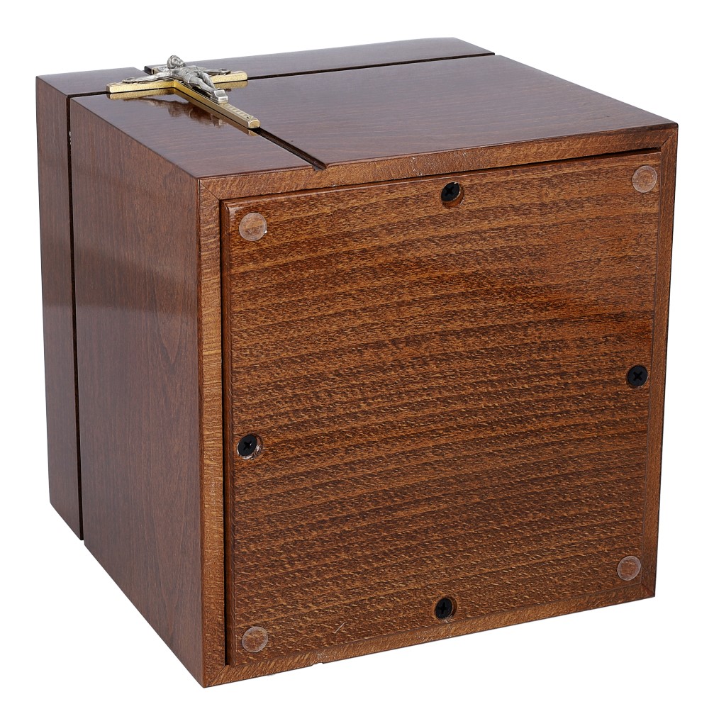 Katolicka drewniana urna dla osoby dorosłej