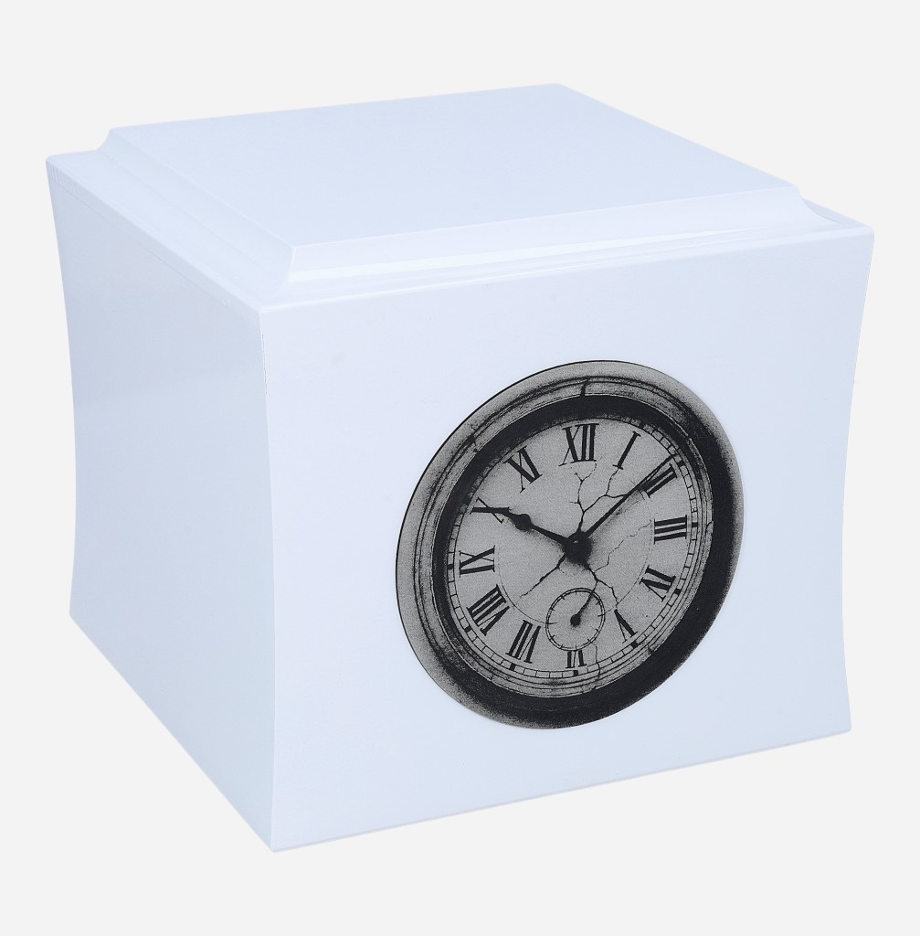 Drewniana urna z zegarem