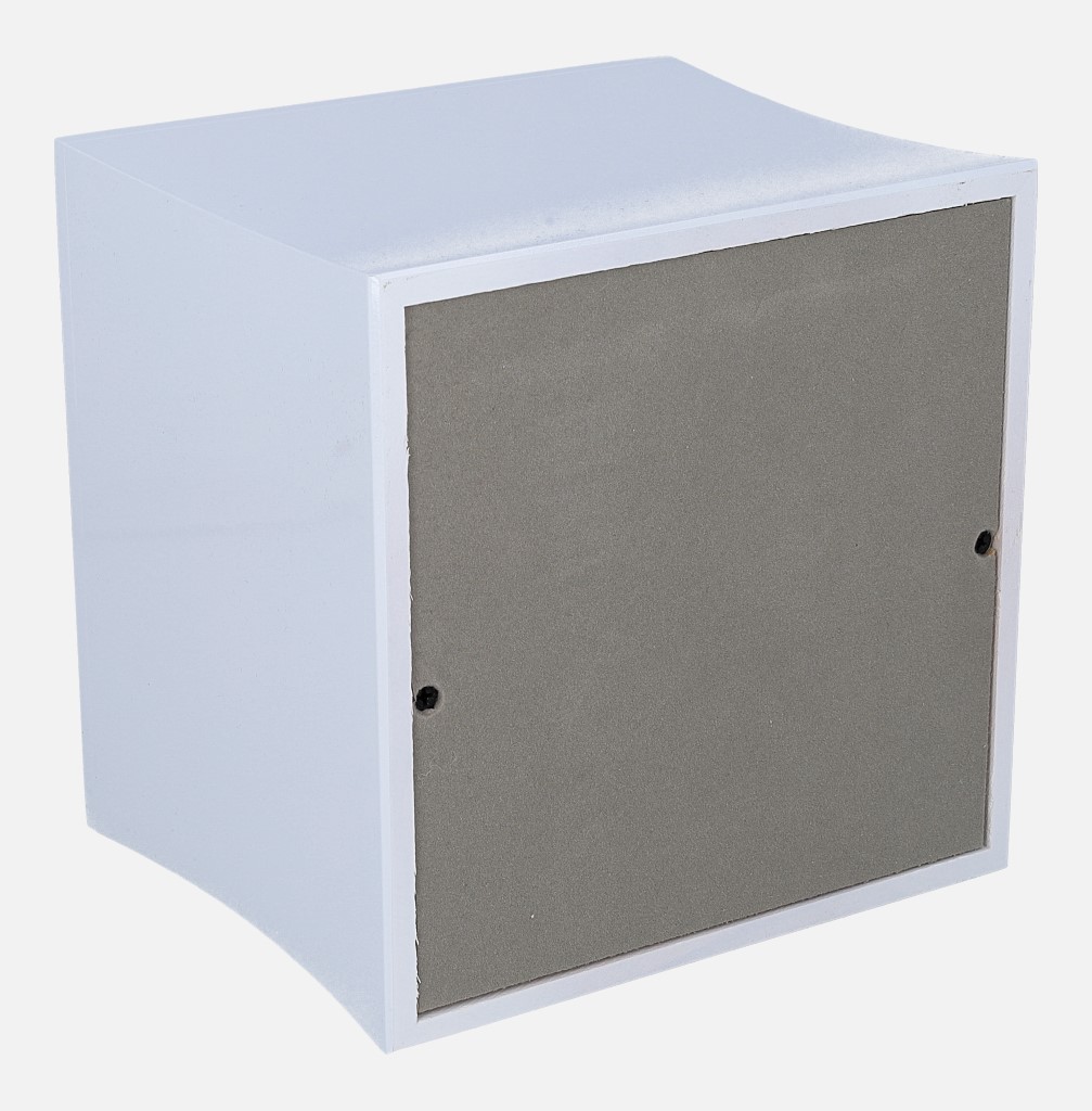 Biała urna kremacyjna ze zdjęciem z wyjmowanym dolnym panelem